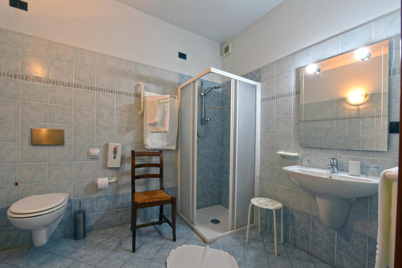 Hotel Ristorante Borgovecchio Montegrosso dʼAsti Buitenkant foto