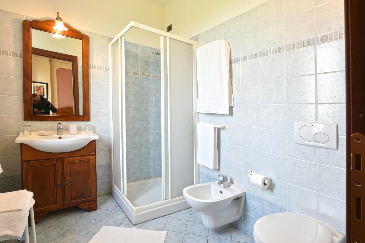 Hotel Ristorante Borgovecchio Montegrosso dʼAsti Buitenkant foto