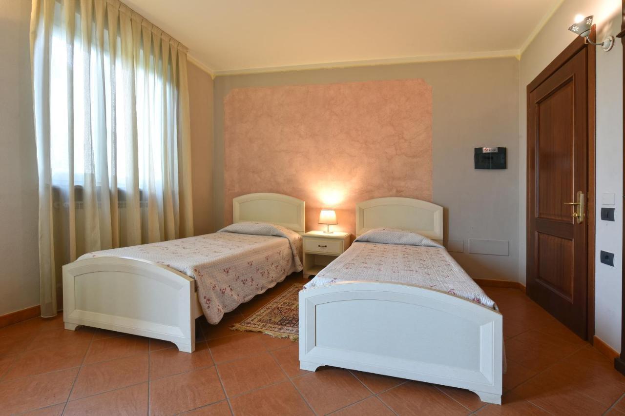Hotel Ristorante Borgovecchio Montegrosso dʼAsti Buitenkant foto