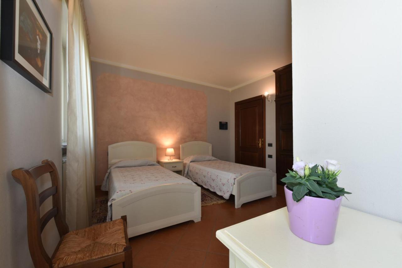 Hotel Ristorante Borgovecchio Montegrosso dʼAsti Buitenkant foto