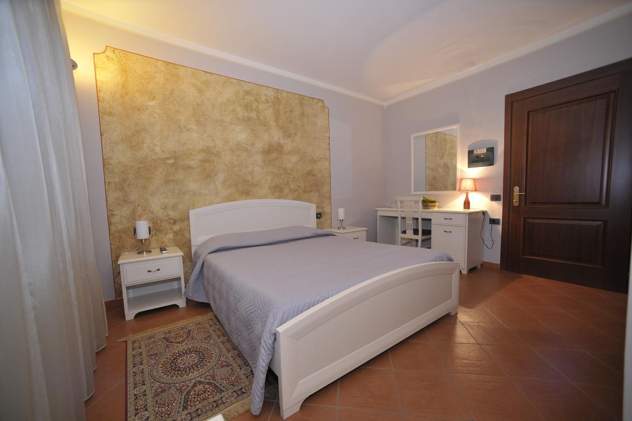 Hotel Ristorante Borgovecchio Montegrosso dʼAsti Buitenkant foto