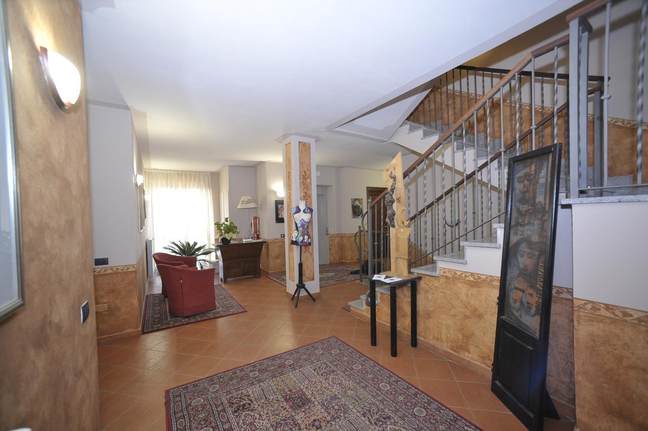 Hotel Ristorante Borgovecchio Montegrosso dʼAsti Buitenkant foto